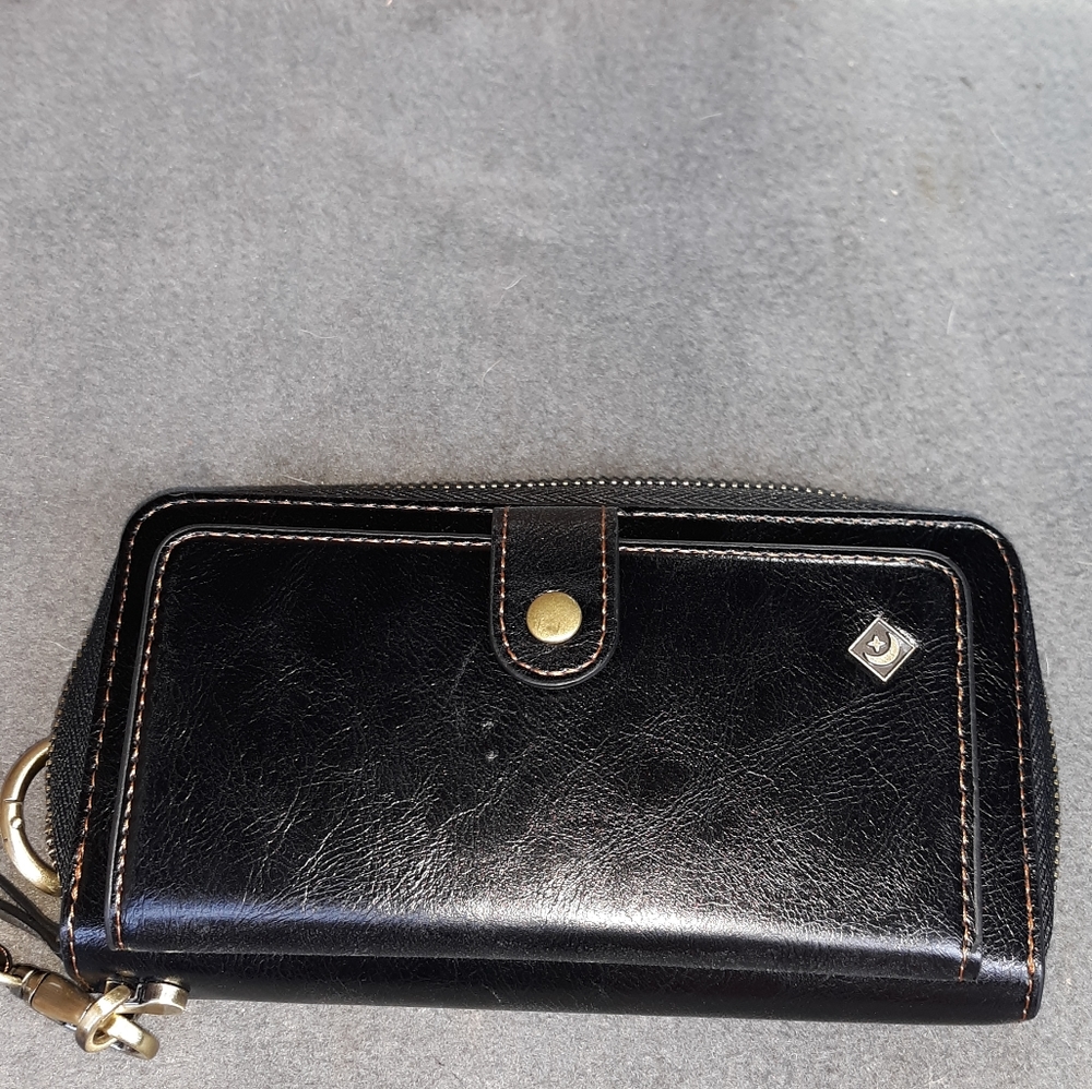 Cell phone wallet